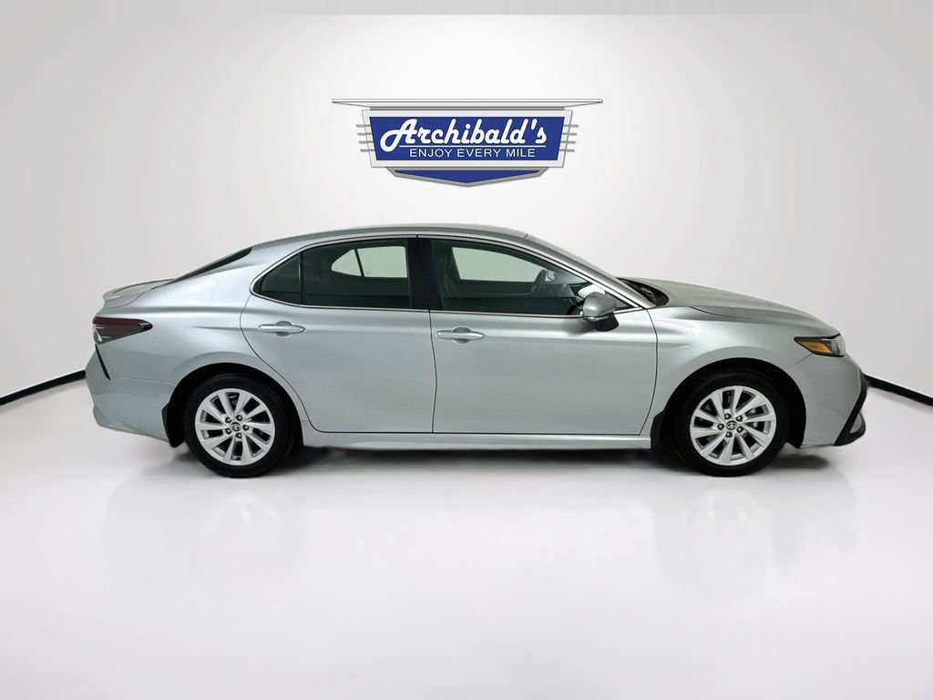 Used 2024 Toyota Camry SE FWD image 9