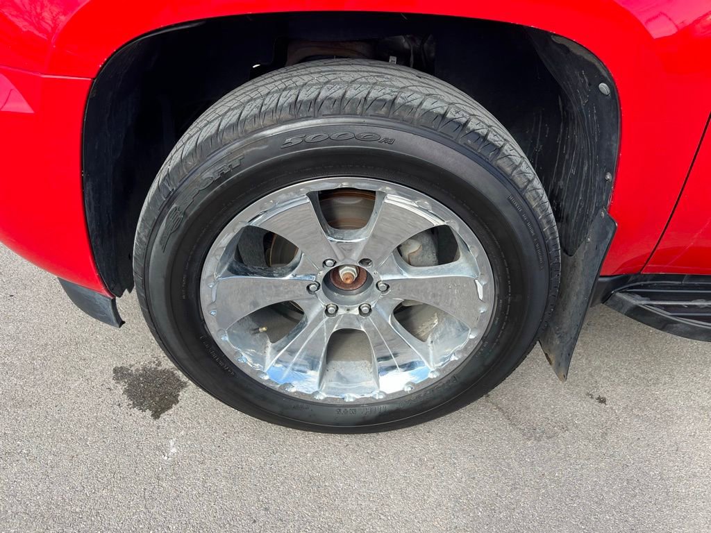 Used 2011 Chevrolet Avalanche LTZ image 12