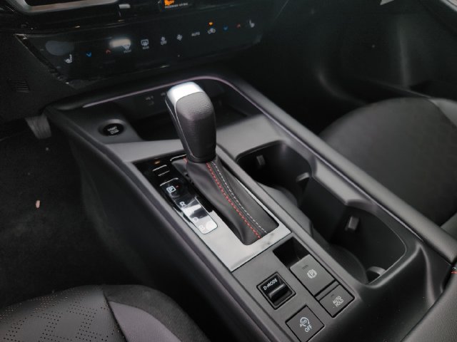 New 2026 Nissan Sentra SR w/ SR Premium Package FWD image 19
