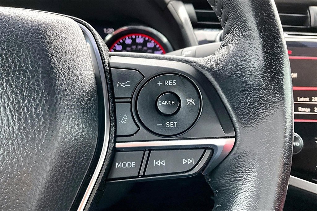 Used 2019 Toyota Camry XSE image 14