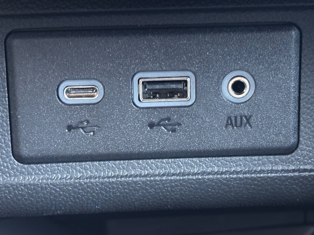 Used 2023 Buick Encore GX Select w/ Safety Package II AWD/4WD image 6