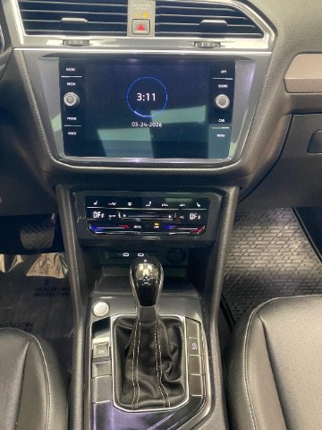 Used 2023 Volkswagen Tiguan SE w/ Panoramic Sunroof Package FWD image 29