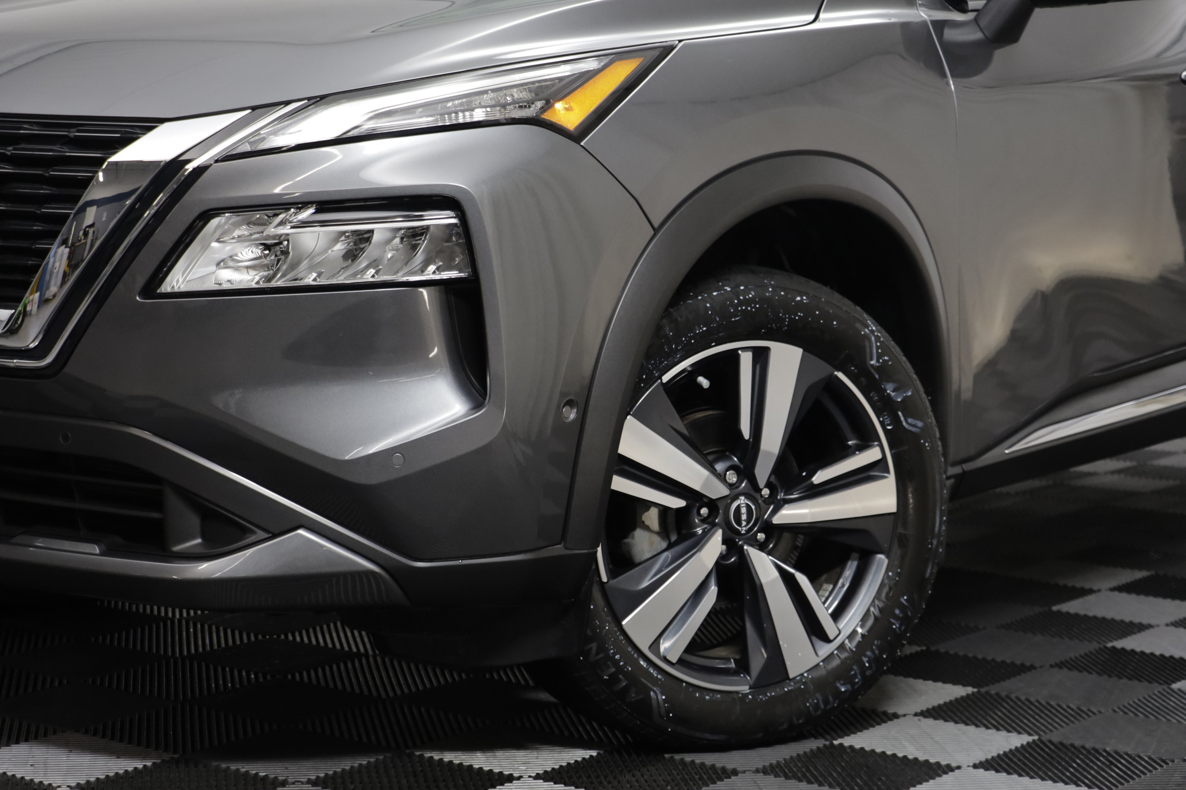 Used 2023 Nissan Rogue SL AWD/4WD image 3