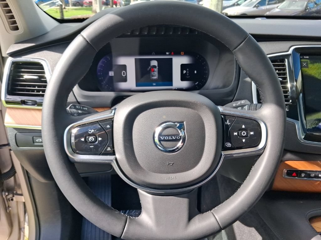 Certified 2024 Volvo XC90 B5 Plus w/ Protection Package Premier AWD/4WD image 17