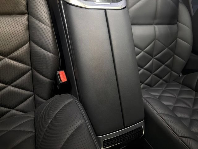 Used 2025 BMW 740i xDrive AWD/4WD image 16