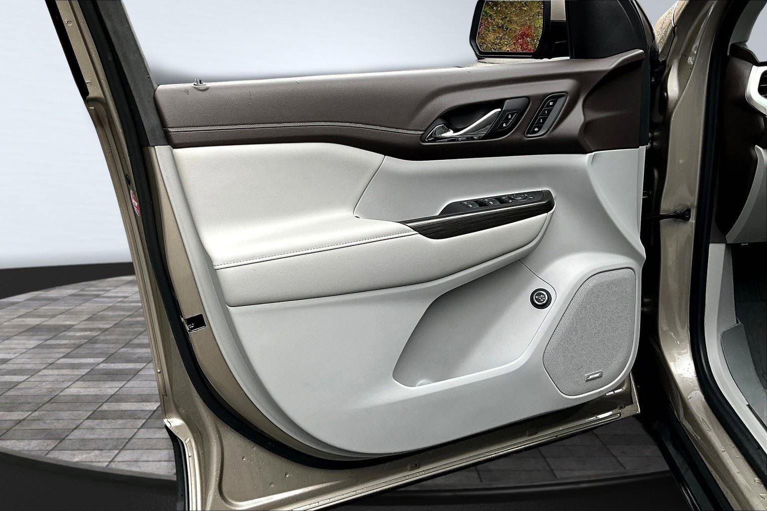 Used 2022 GMC Acadia SLT w/ Technology Package image 24