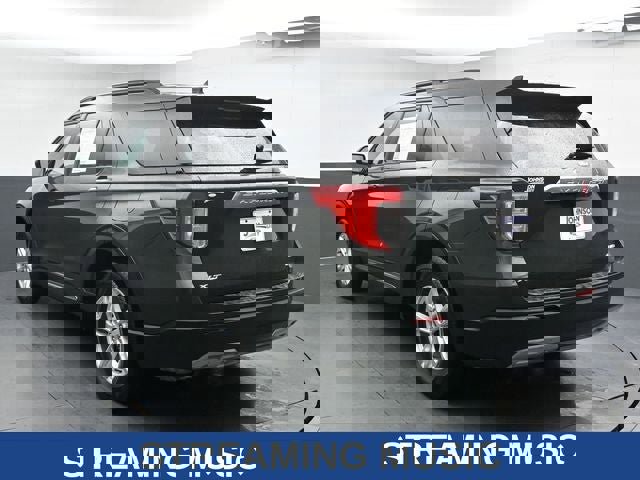 Used 2023 Ford Explorer XLT w/ Equipment Group 202A image 8