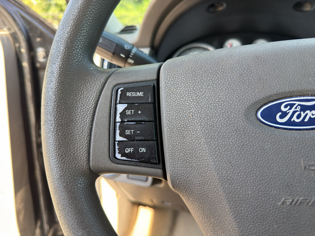 Used 2008 Ford Focus Sedan FWD image 11