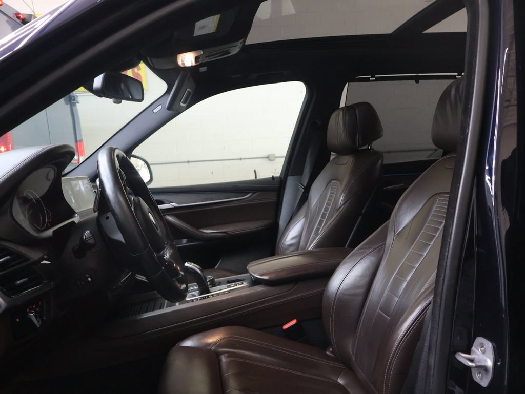 Used 2018 BMW X5 xDrive50i AWD/4WD image 16