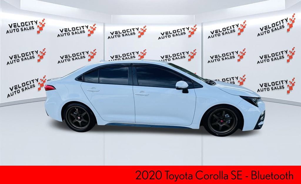 Used 2020 Toyota Corolla SE image 2