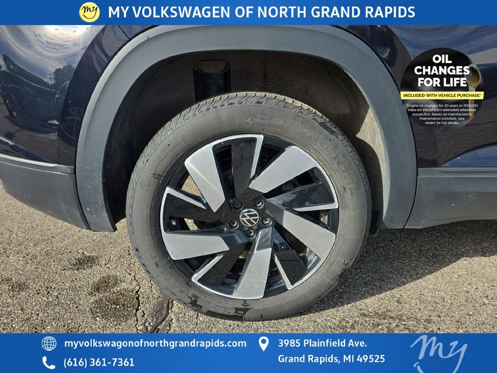 Used 2024 Volkswagen Atlas Cross Sport SE AWD/4WD image 34