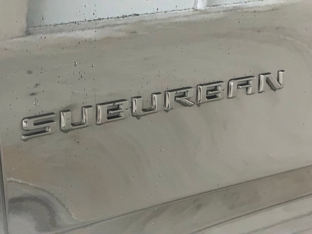 Used 2024 Chevrolet Suburban RST w/ Luxury Package RWD image 17