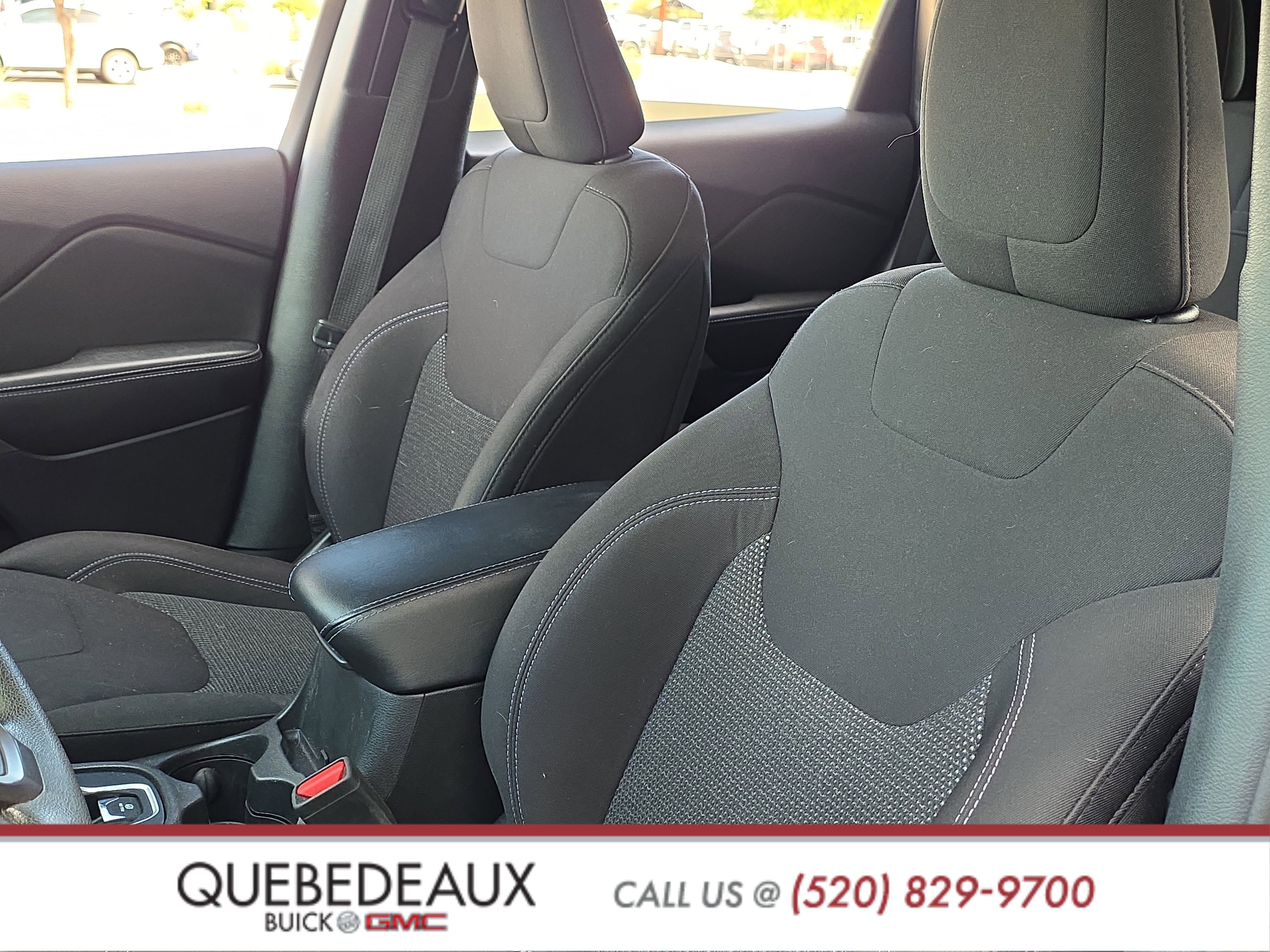 Used 2019 Jeep Cherokee Latitude w/ Popular Appearance Group image 11