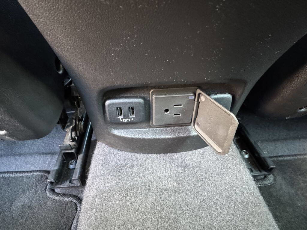 Used 2017 Chevrolet Malibu LT w/ Leather Package image 6