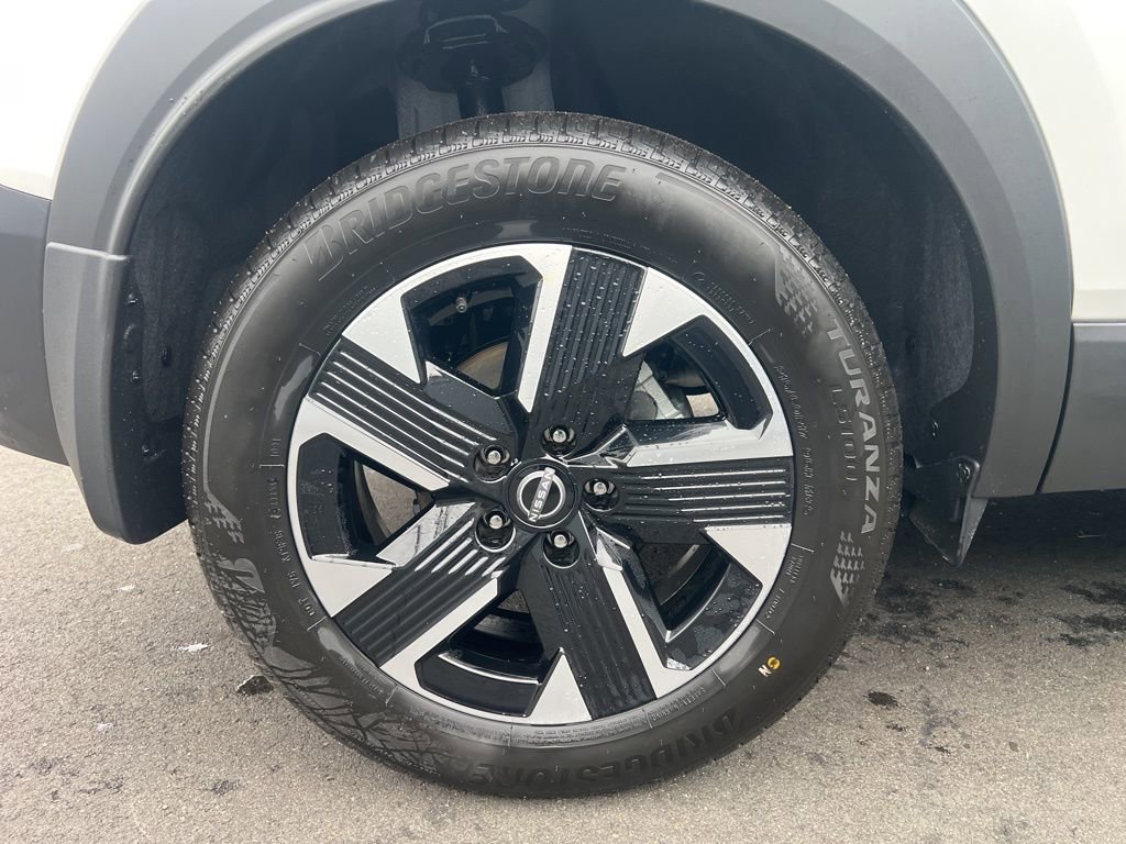 New 2026 Nissan Kicks SV image 13