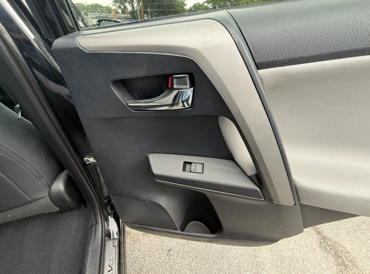 Used 2017 Toyota RAV4 XLE FWD image 27