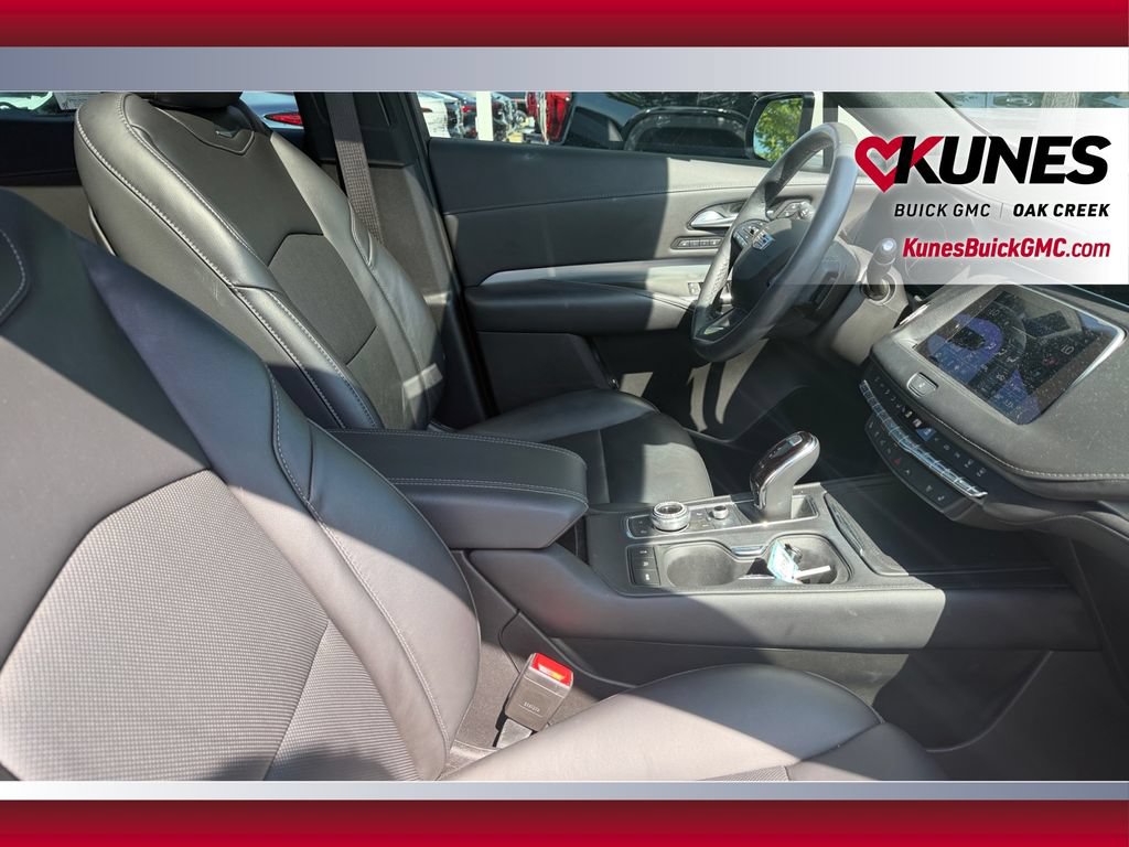 Used 2023 Cadillac XT4 Premium Luxury w/ Enhanced Visibility Package AWD/4WD image 37