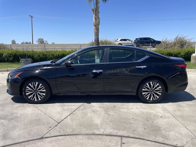 Used 2024 Nissan Altima 2.5 SV FWD image 5