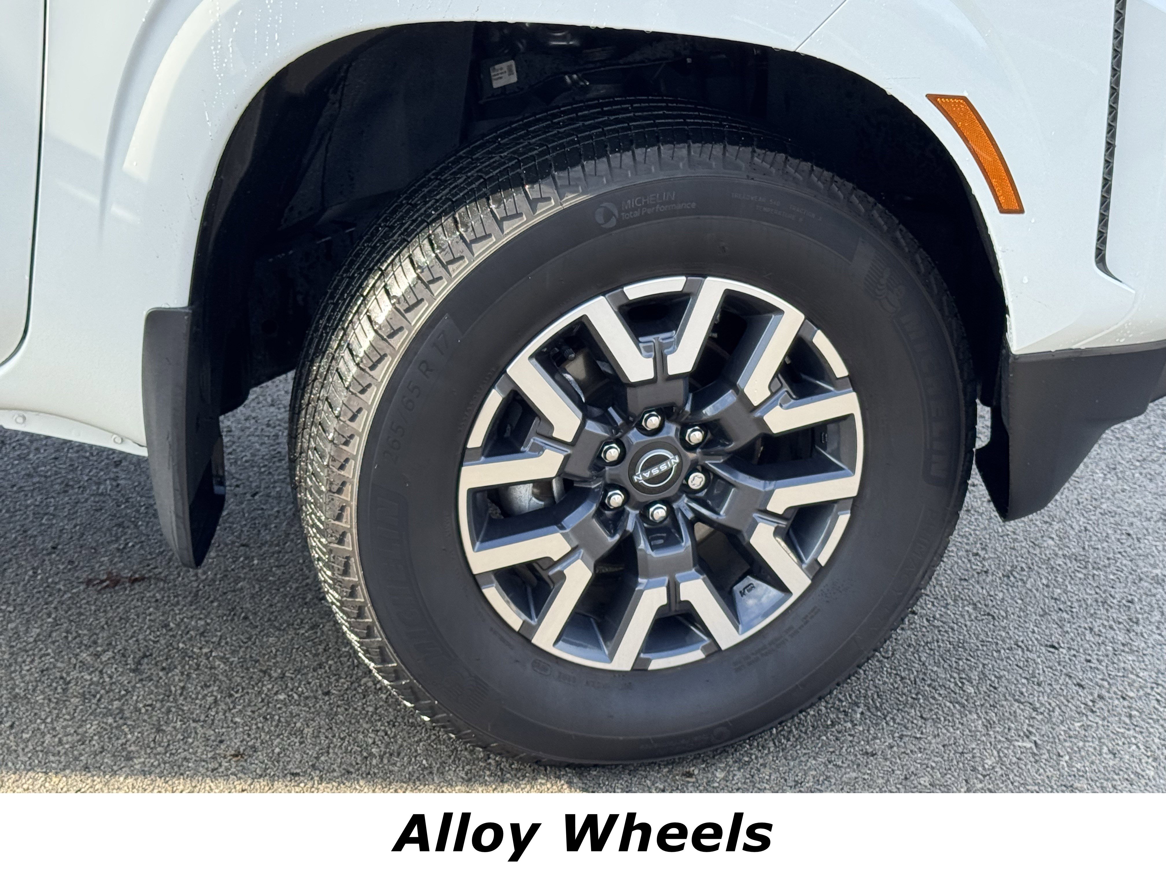 Used 2024 Nissan Frontier SL w/ Technology Package image 14