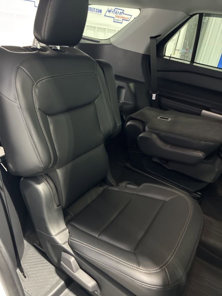 Used 2023 Ford Explorer XLT w/ Equipment Group 202A AWD/4WD image 44