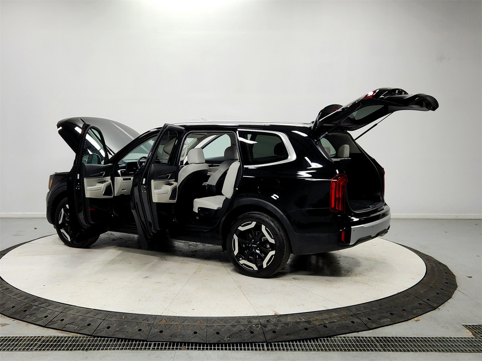 Used 2024 Kia Telluride S w/ S Sunroof Package image 13