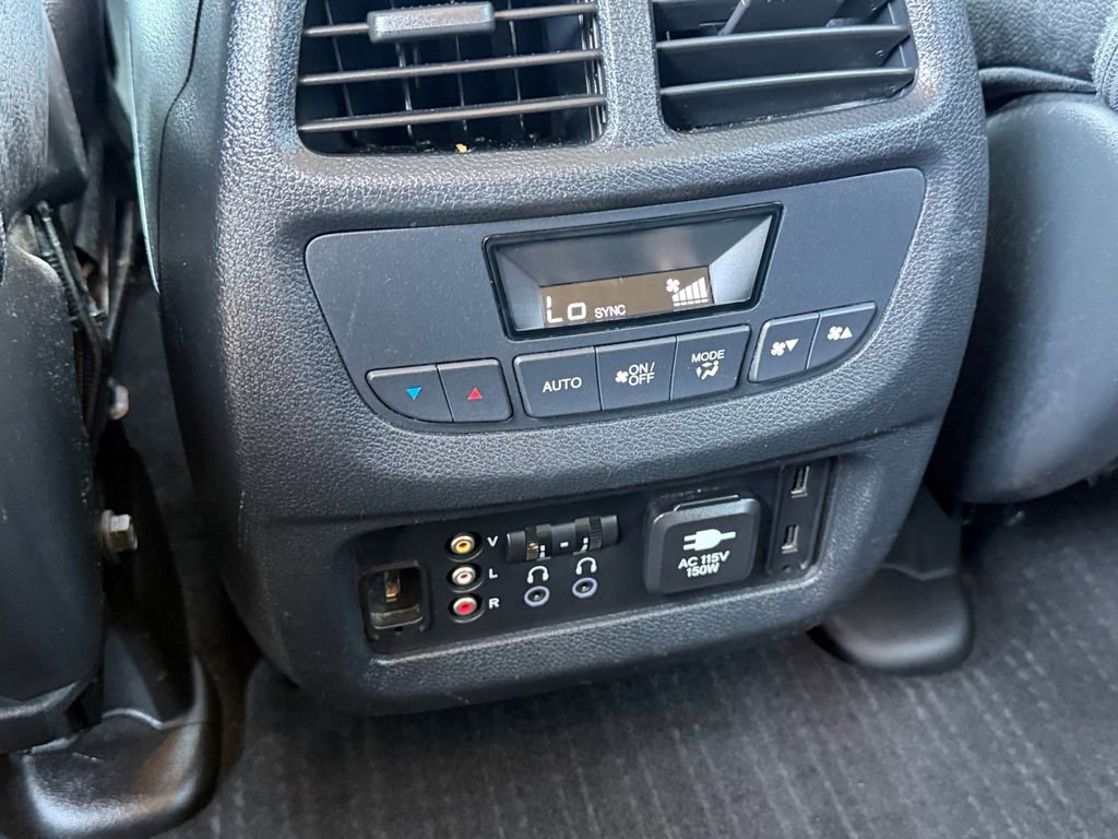 Used 2016 Honda Pilot Touring image 14