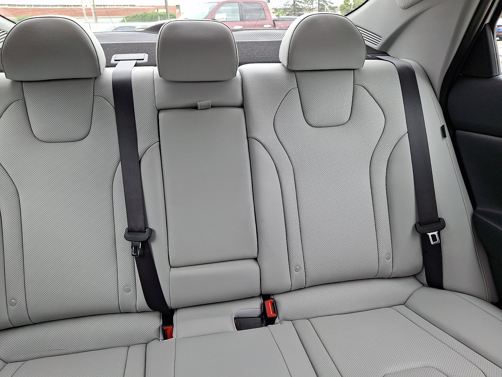 Certified 2025 Hyundai Elantra Limited FWD image 20