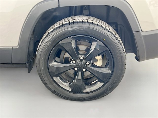 Used 2020 Jeep Cherokee Latitude Plus image 34