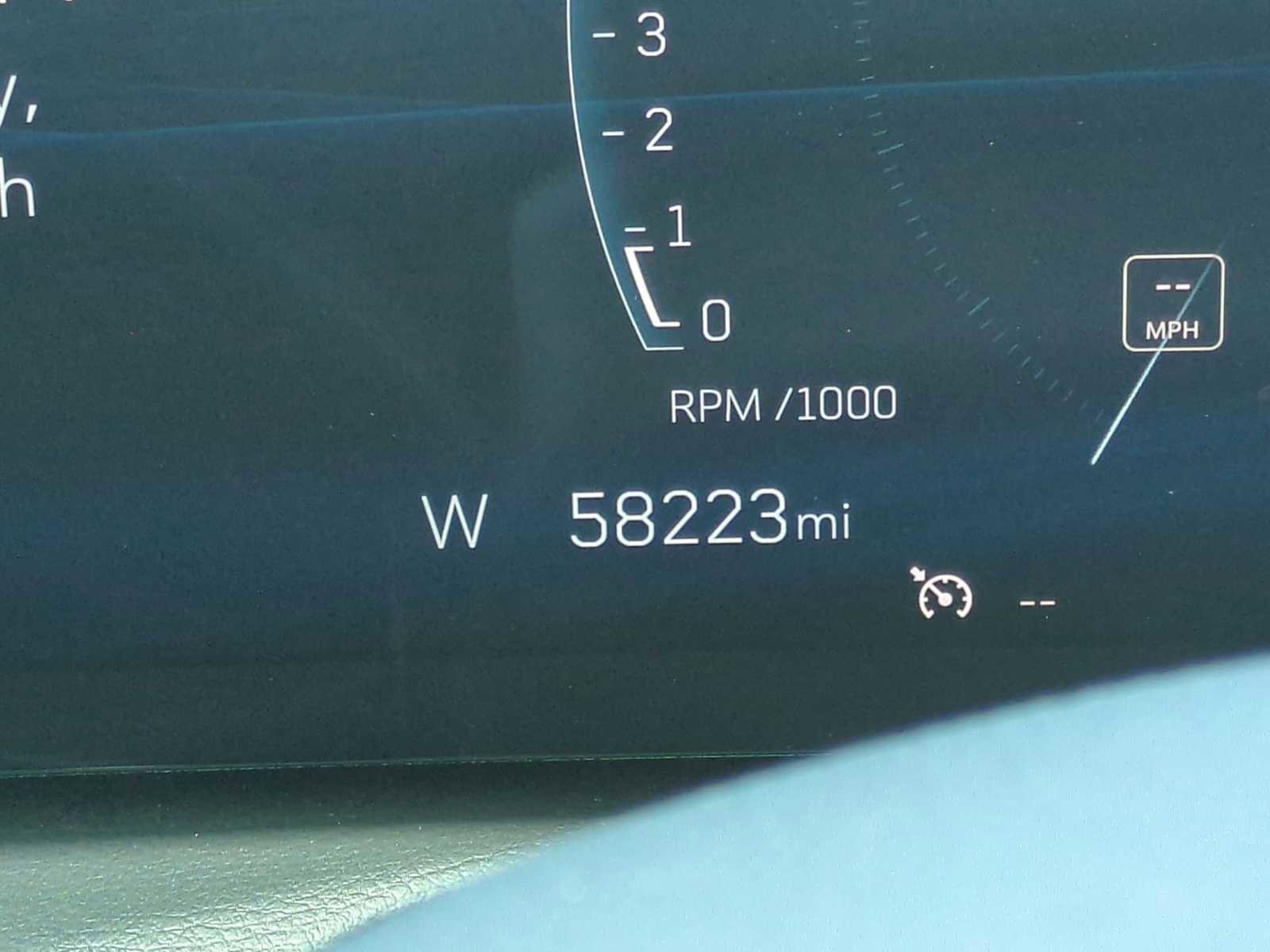Used 2024 Cadillac XT4 Premium Luxury FWD image 12