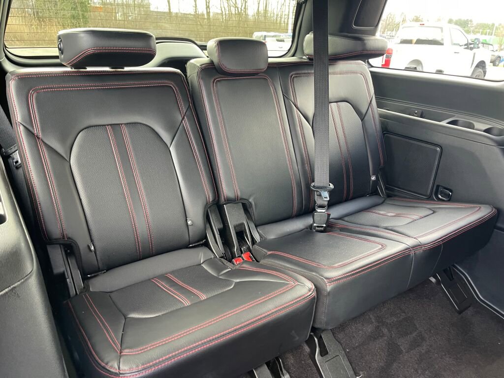 Used 2021 Ford Expedition Limited image 32