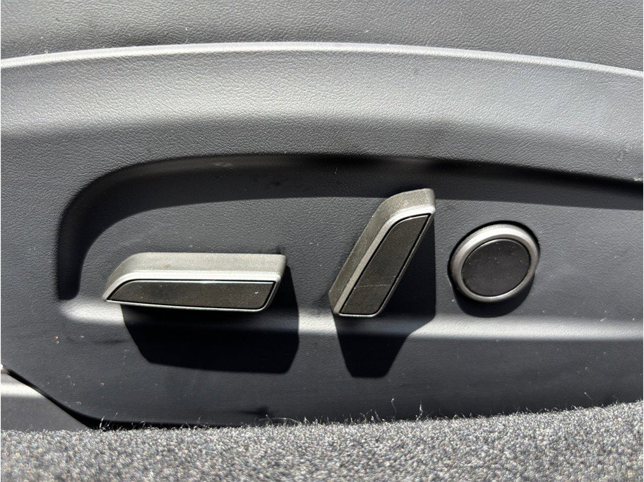 Used 2024 Tesla Model 3 Performance AWD/4WD image 18