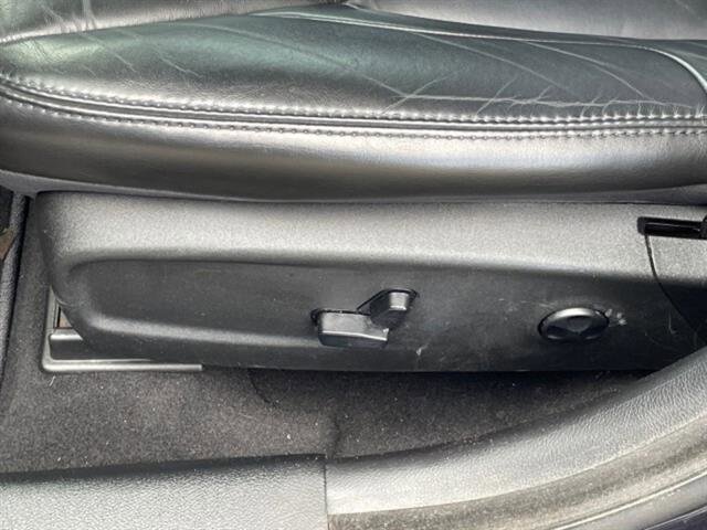 Used 2019 Chrysler 300 Touring L w/ Quick Order Package 22F image 15