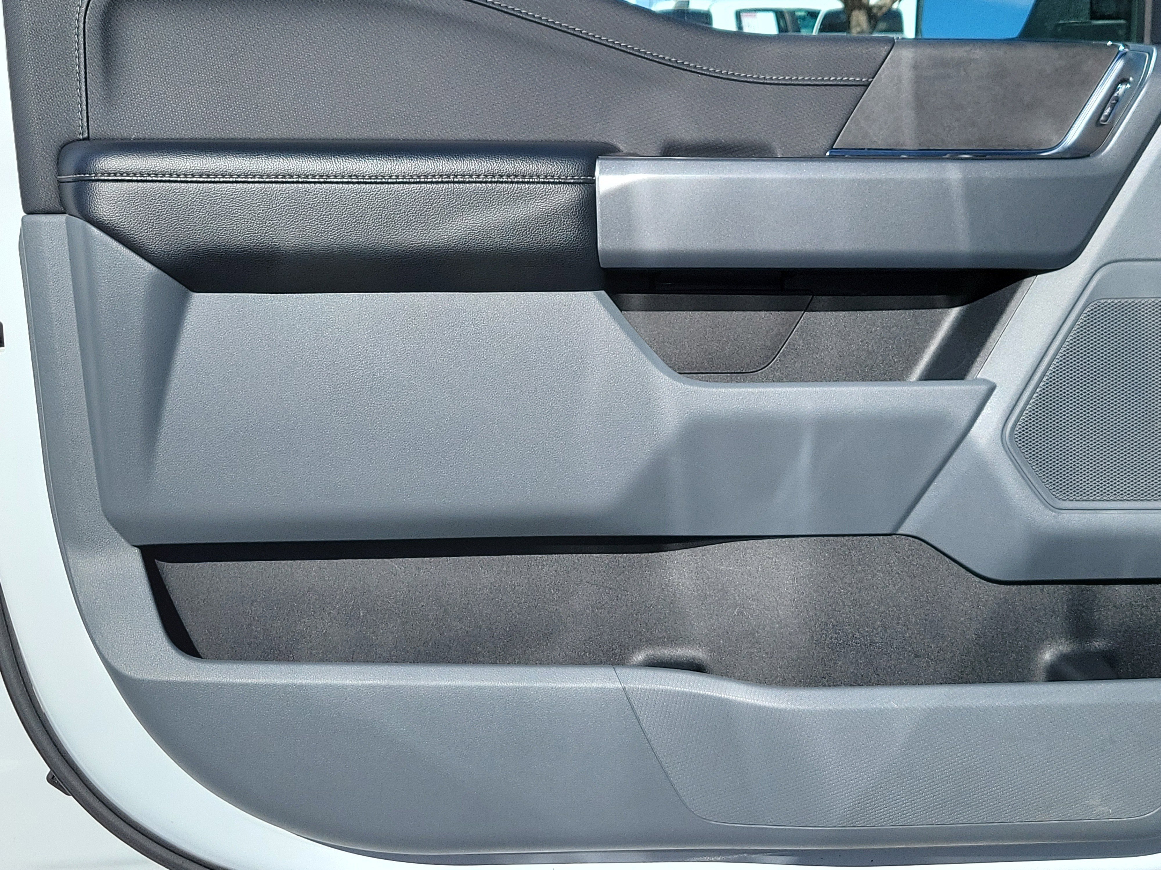 Used 2024 Ford F150 XLT w/ Mobile Office Package image 6