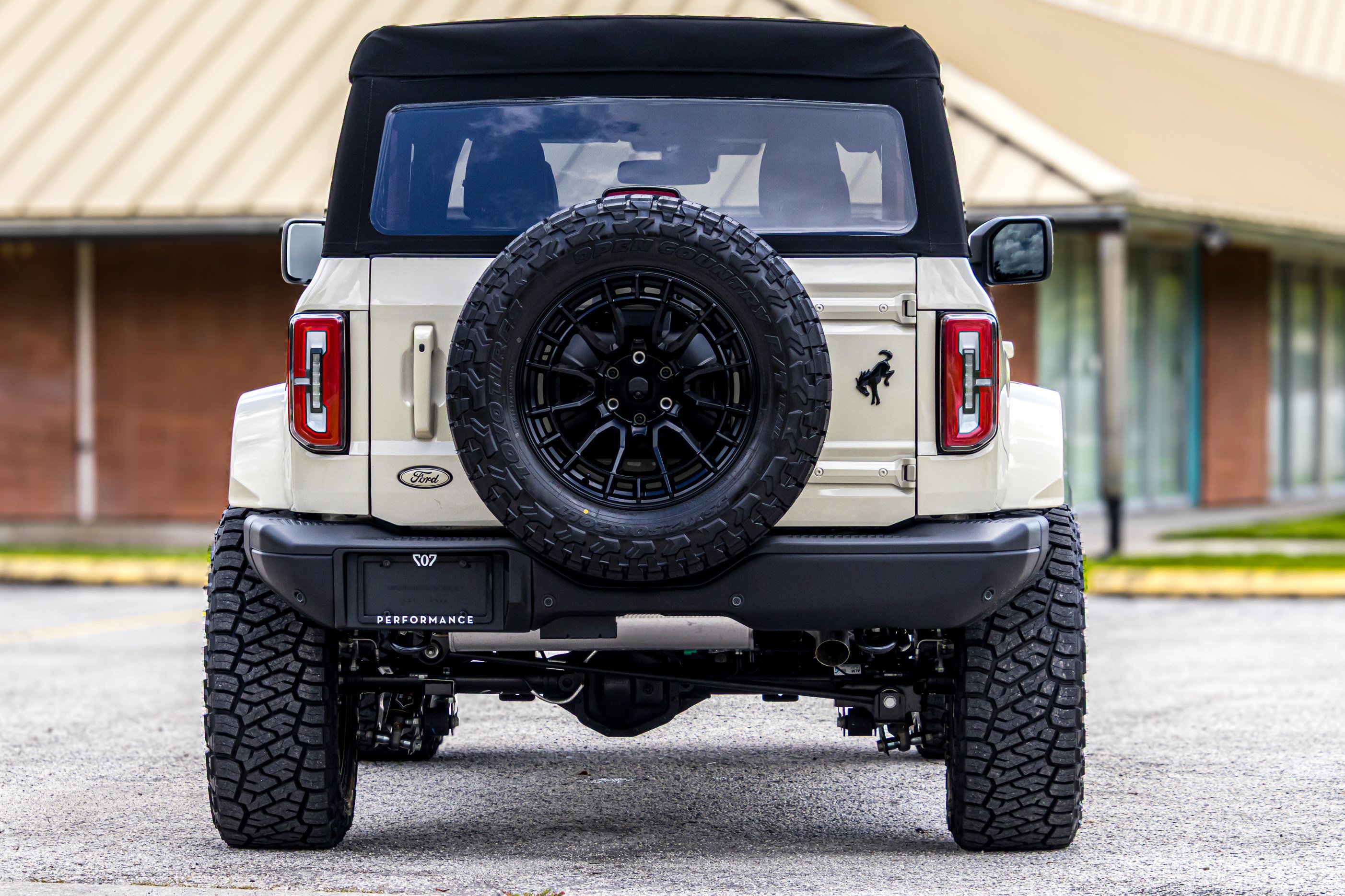 New 2025 Ford Bronco Badlands image 5