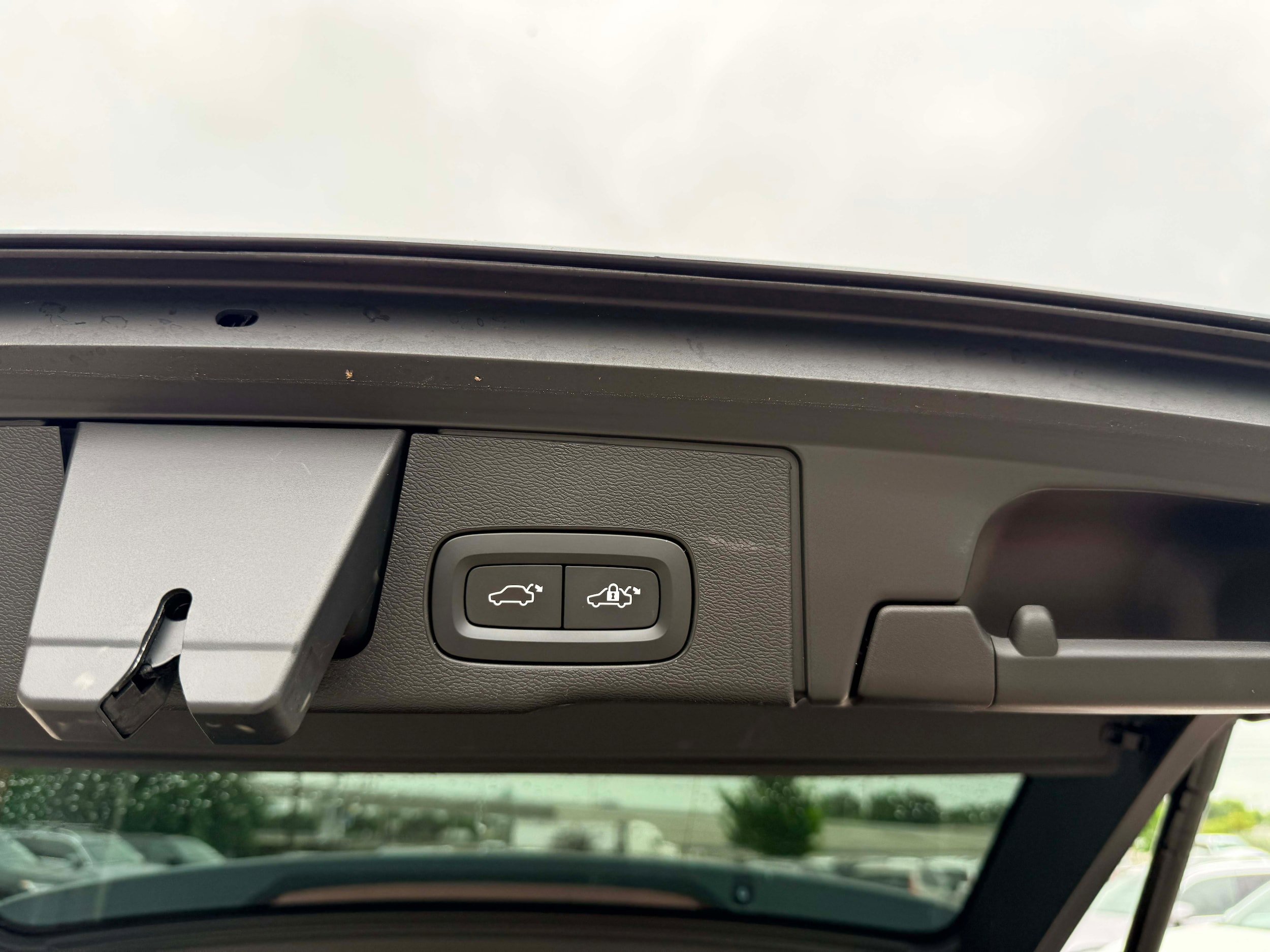 Certified 2023 Volvo XC60 B5 Plus FWD image 25