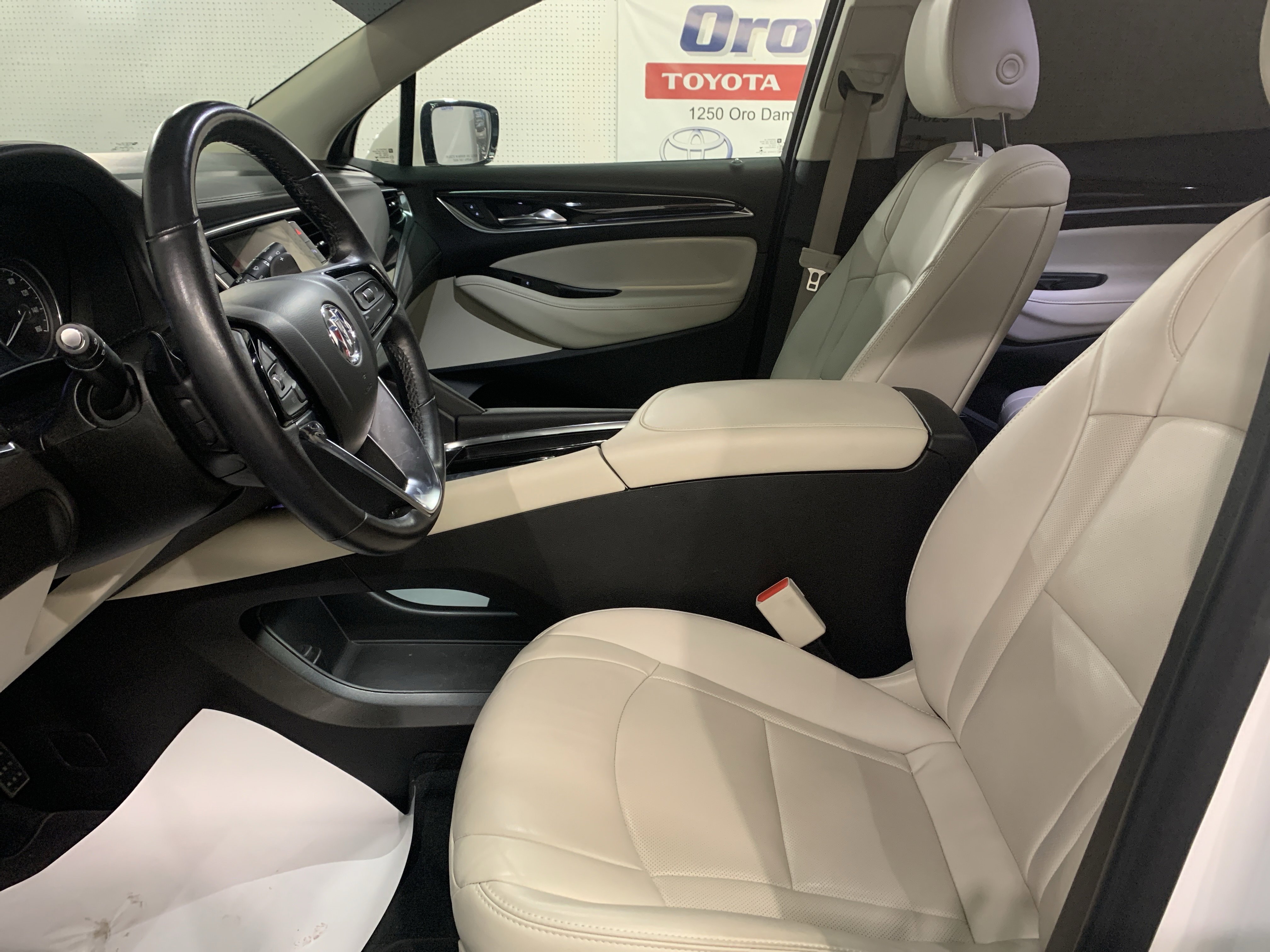 Used 2022 Buick Enclave Essence w/ Sport Touring Edition image 12