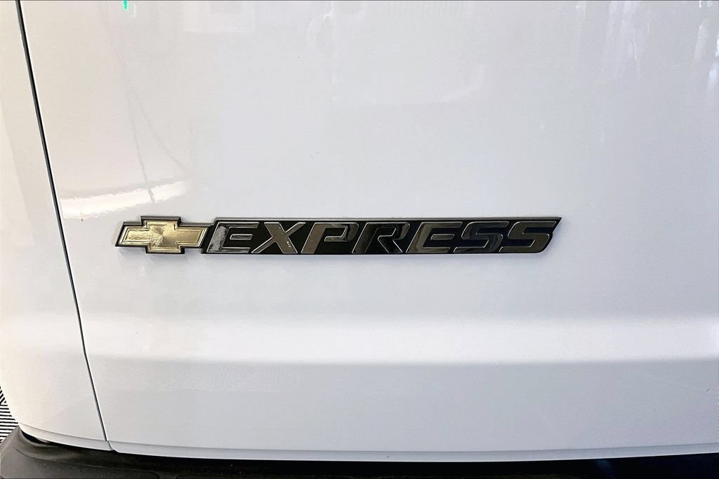 Used 2025 Chevrolet Express 2500 w/ Driver Convenience Package RWD image 30