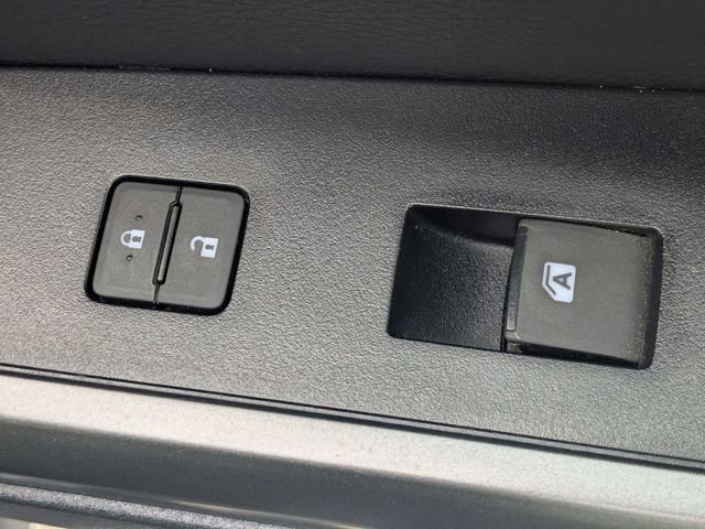 Used 2020 Toyota Tacoma TRD Off-Road w/ Technology Package image 38