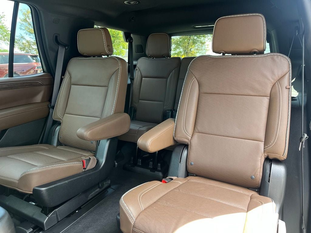 Used 2023 Chevrolet Tahoe High Country AWD/4WD image 14