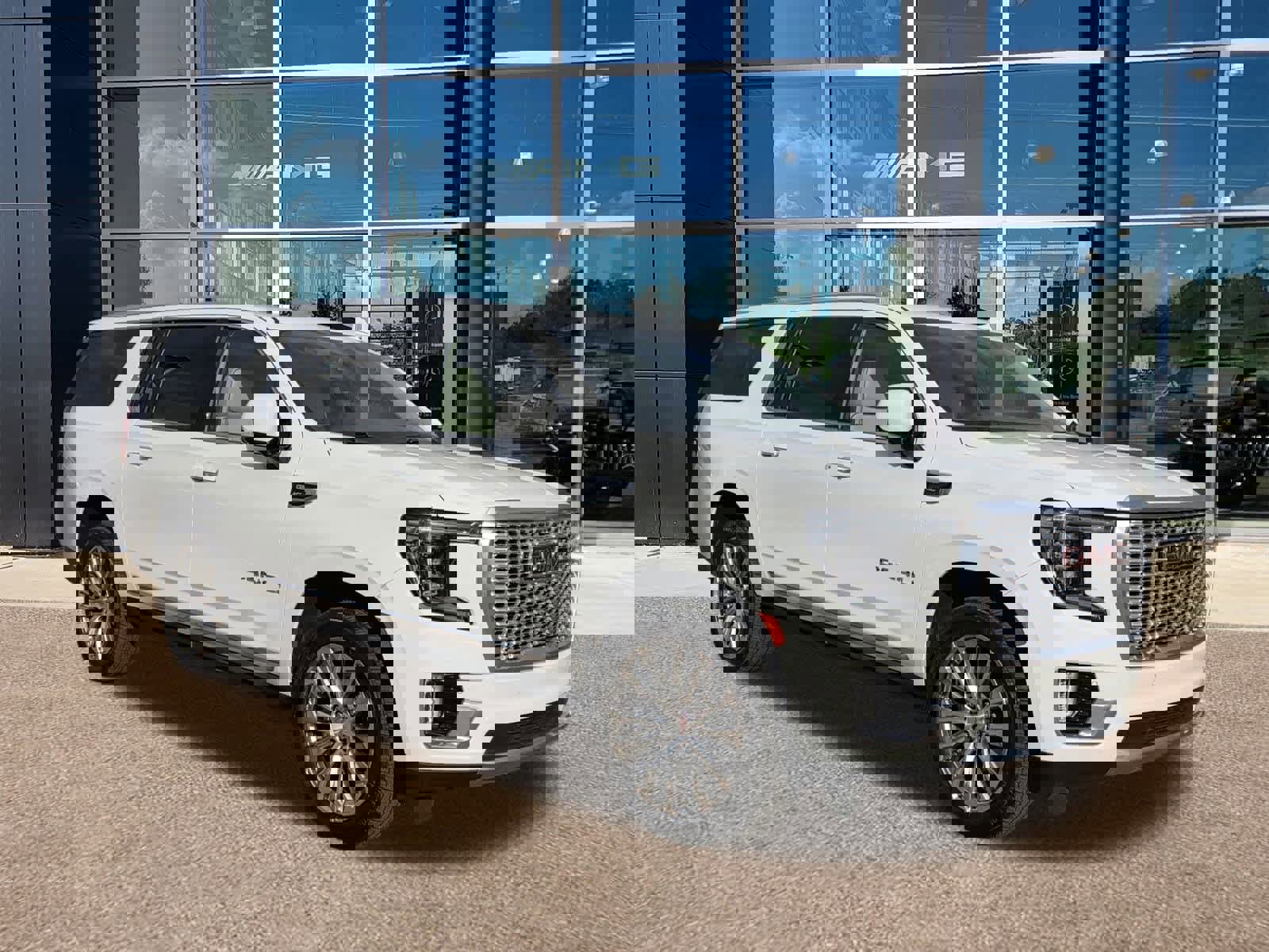 Used 2022 GMC Yukon XL Denali image 3