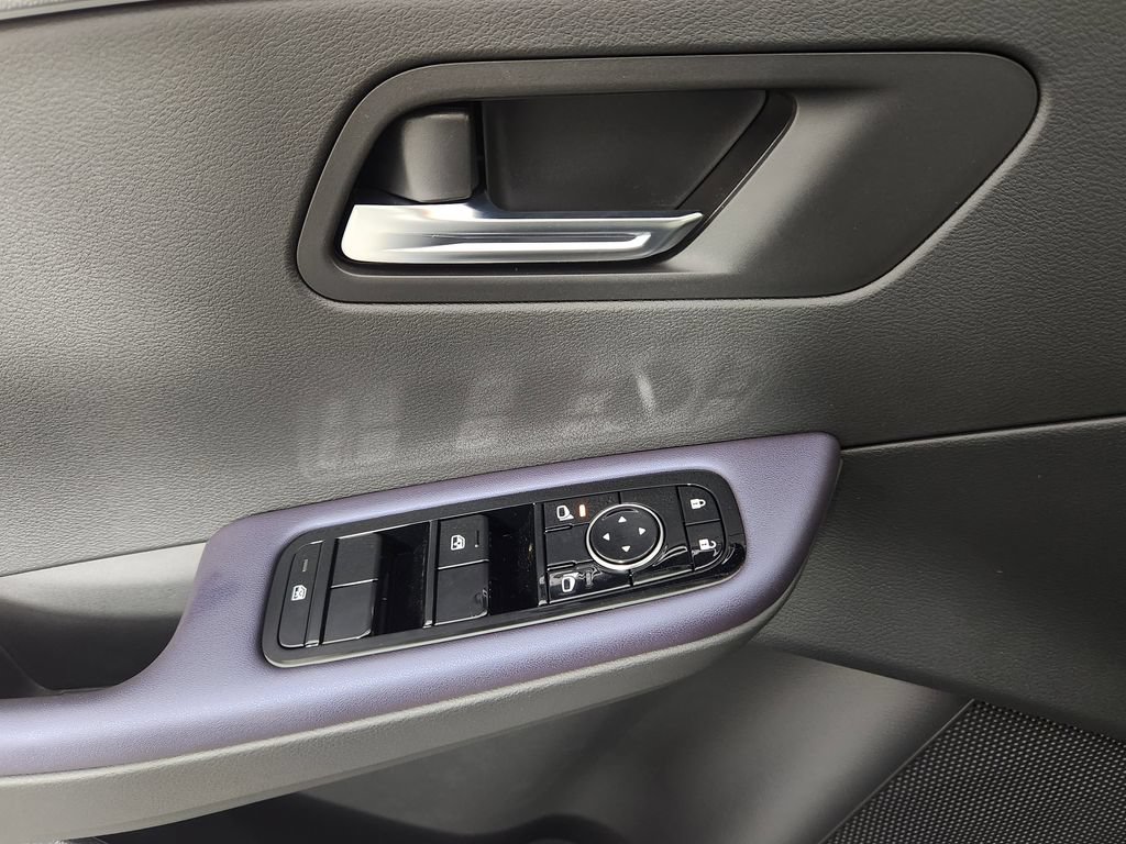 New 2026 Nissan Leaf SV+ w/ Floor Mat Package (SV+) FWD image 8