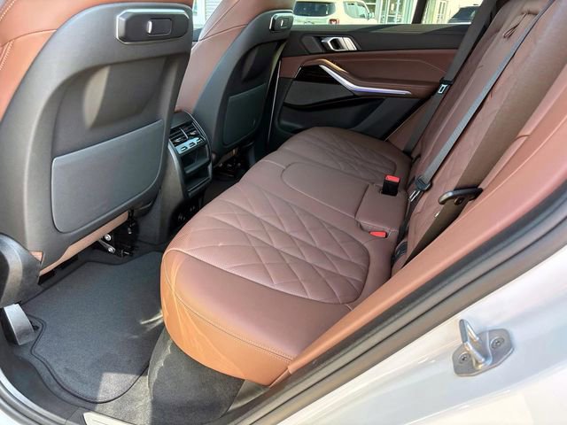 Used 2025 BMW X5 xDrive40i w/ Premium Package image 9