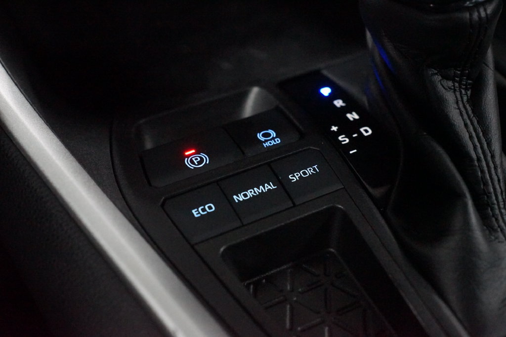 Certified 2020 Toyota RAV4 LE FWD image 21