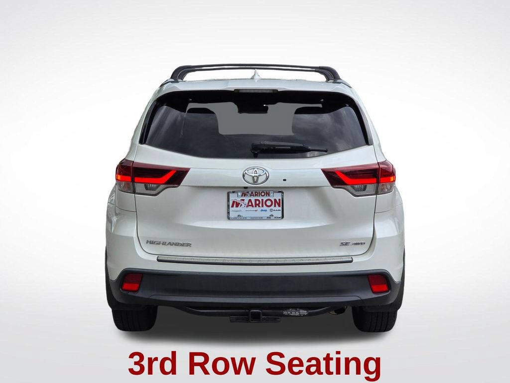 Used 2019 Toyota Highlander SE AWD/4WD image 16