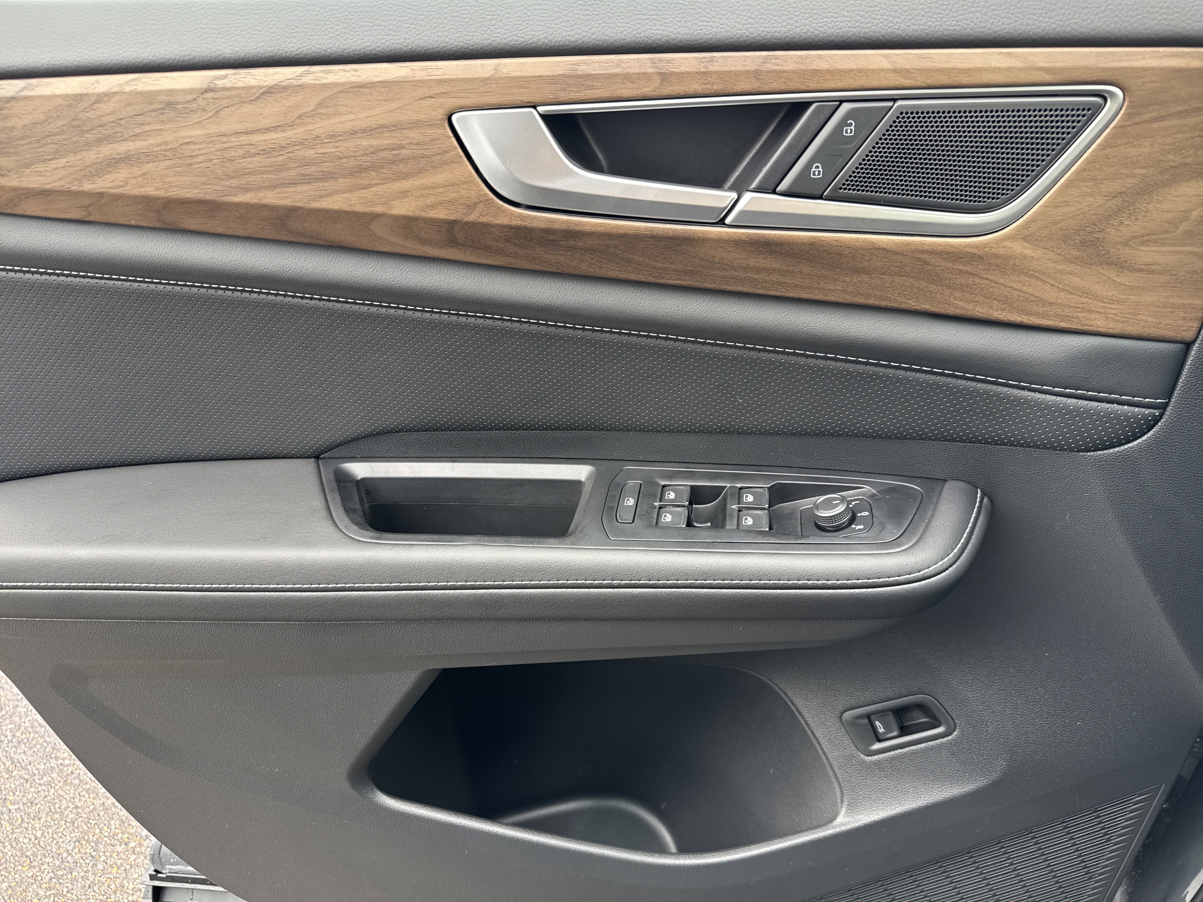 New 2026 Volkswagen Atlas SE image 8