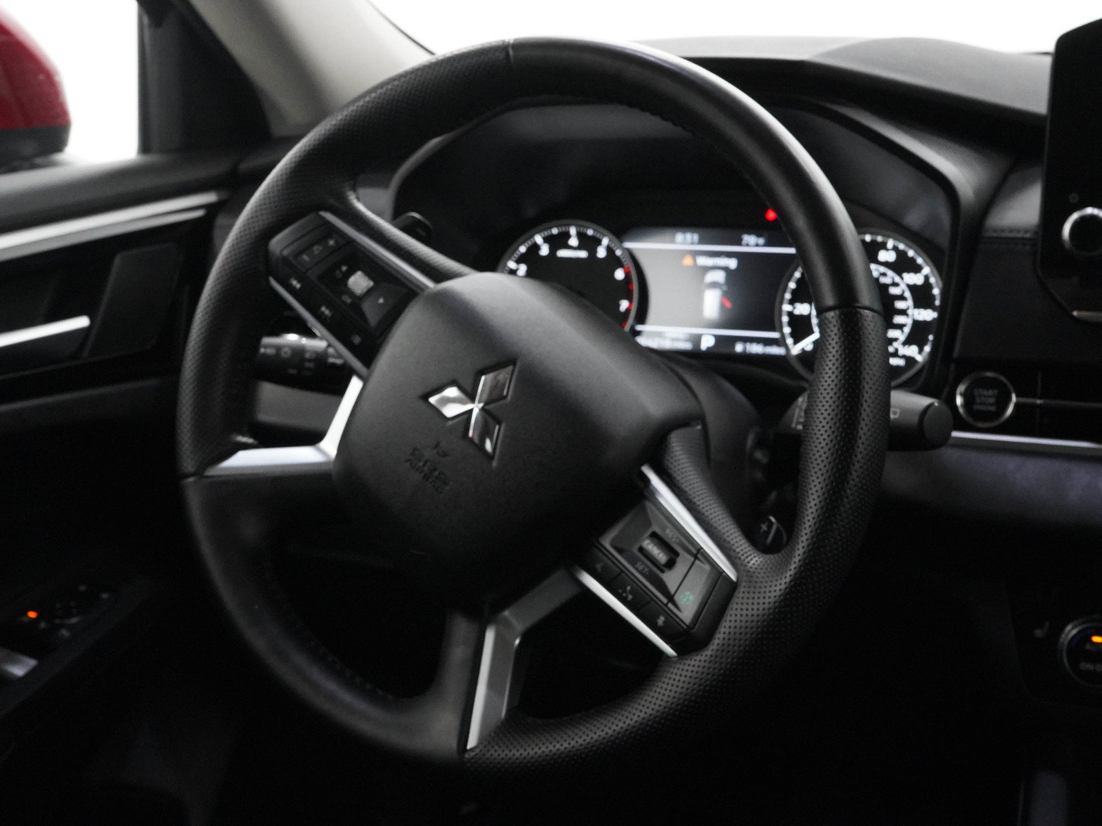 Used 2023 Mitsubishi Outlander SE AWD/4WD image 14