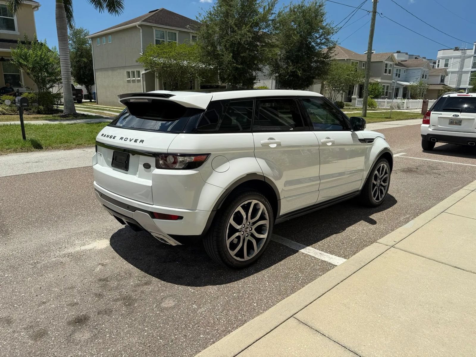 Used 2012 Land Rover Range Rover Evoque Dynamic AWD/4WD image 6