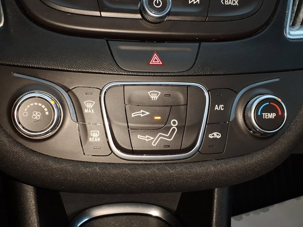 Used 2018 Chevrolet Malibu LT FWD image 23