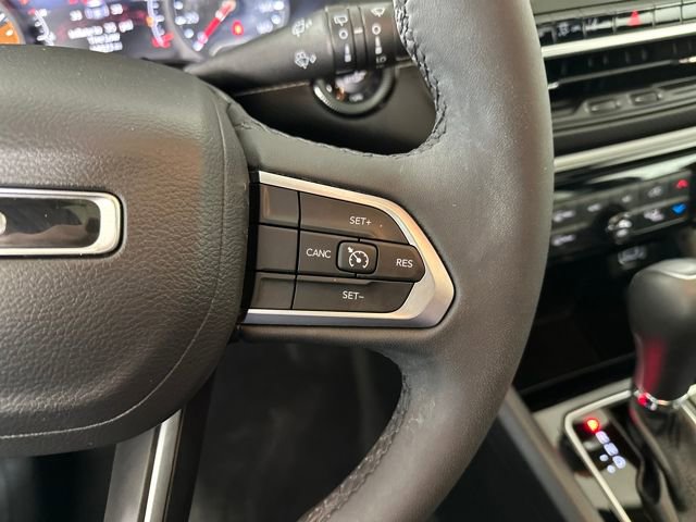 Used 2024 Jeep Compass Latitude w/ Sun and Sound Group image 16