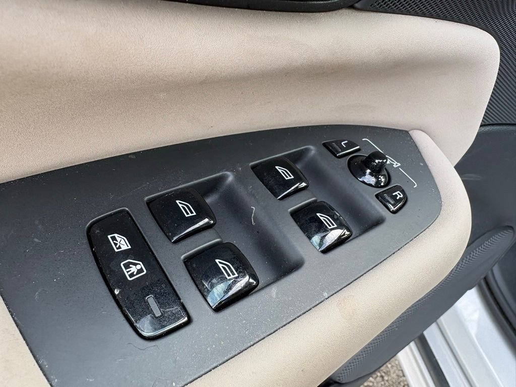Used 2025 Volvo XC90 B6 Plus image 22